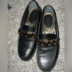Gucci Cara logo loafers